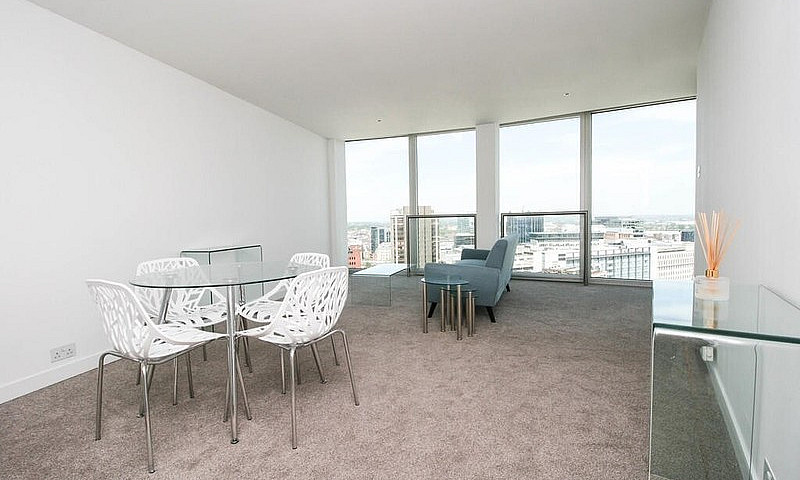 **Luxury 2 Bed 2 Bat...