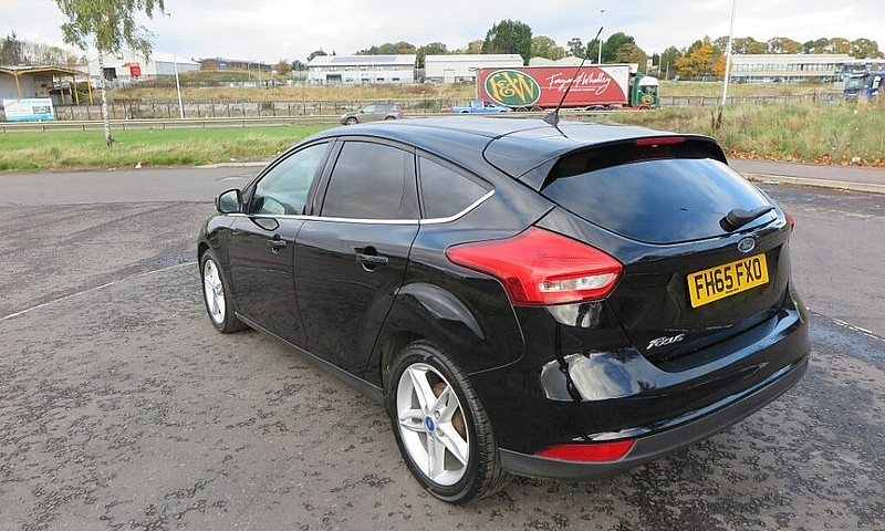 Ford Focus 1.5 Zetec...