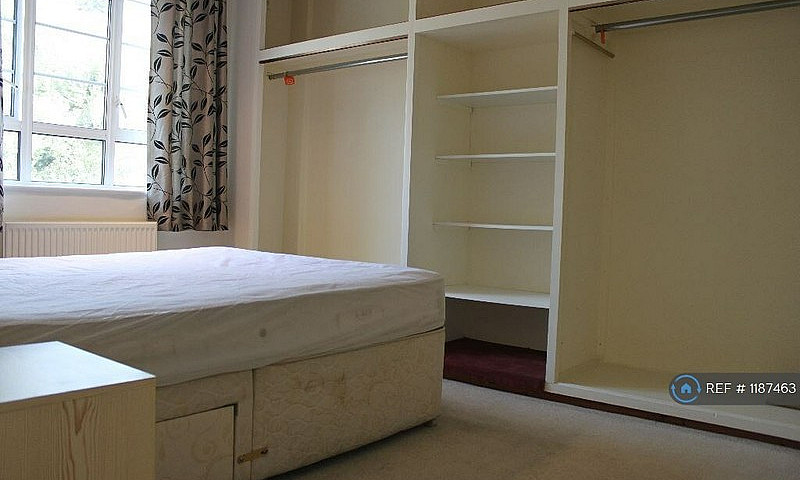 2 Bedroom Flat In Ed...