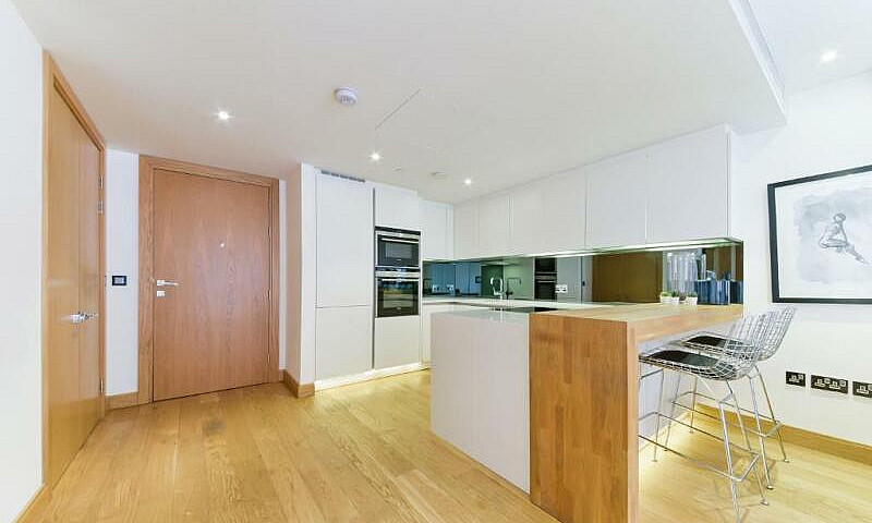1 Bedroom Flat In Th...