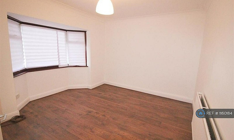 3 Bedroom House In T...