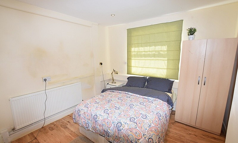 1 Bedroom In Clarend...