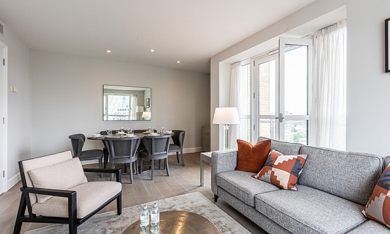 2 Bedroom Flat In We...