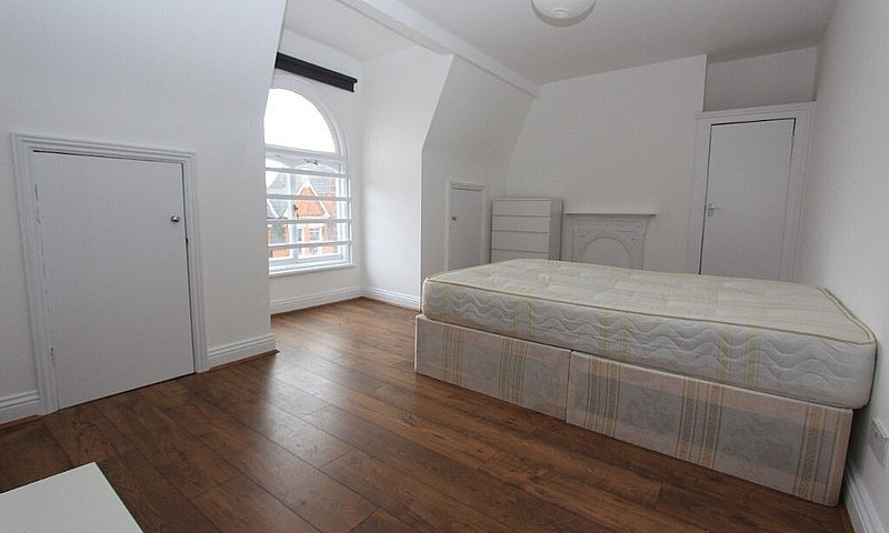 30Tp-Spacious Bright...