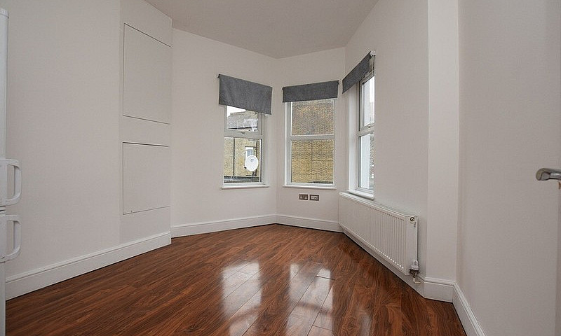 3 Bedroom Flat In Pa...