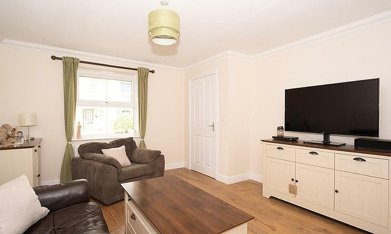 3 Bedroom House In P...
