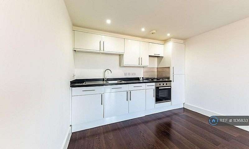 1 Bedroom Flat In No...