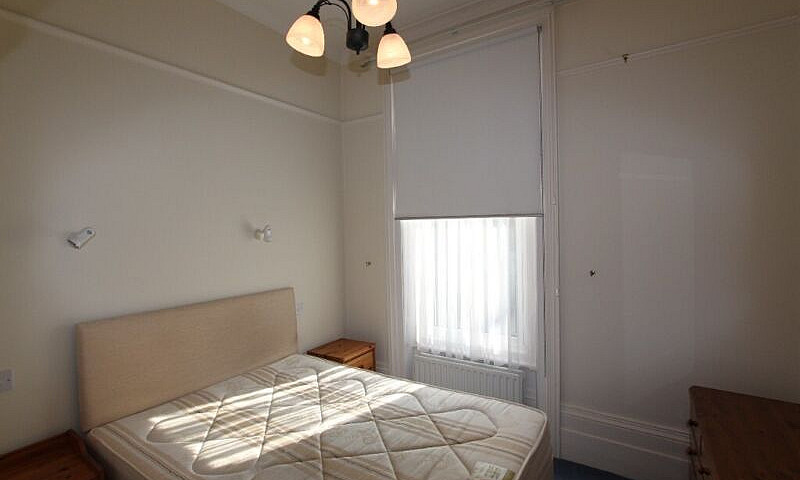 Ph3 – Spacious Brigh...
