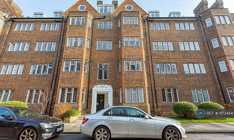 2 Bedroom Flat In Tu...