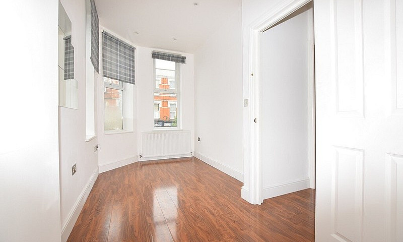 3 Bedroom Flat In Pa...