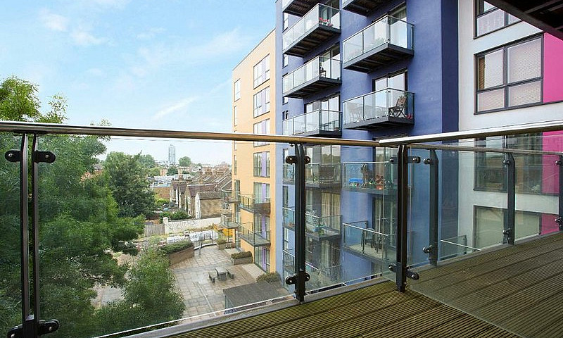 1 Bedroom Flat In Ba...