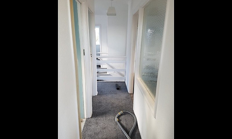 2 Bed Maisonette, Gl...