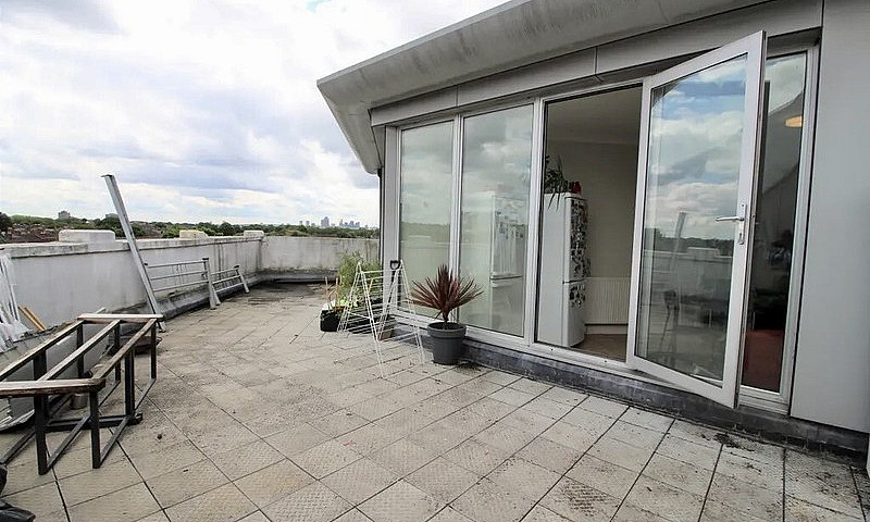 3 Bedroom Flat With ...