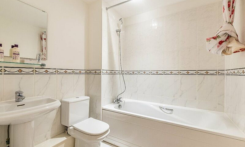 Two Bedroom Flat To ...