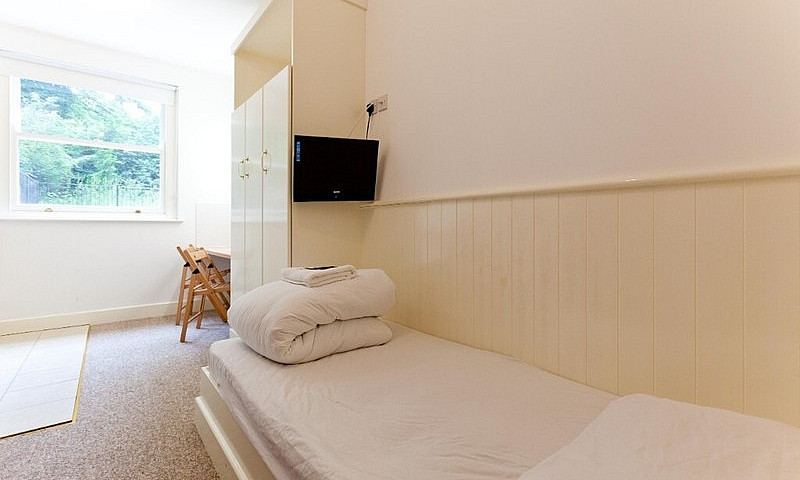 Studio Swiss Cottage...