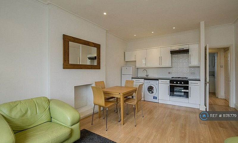 1 Bedroom Flat In Ro...