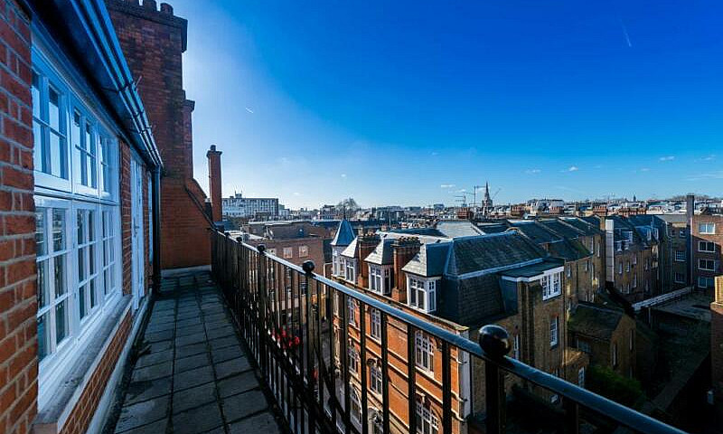 3 Bedroom Flat In Ch...