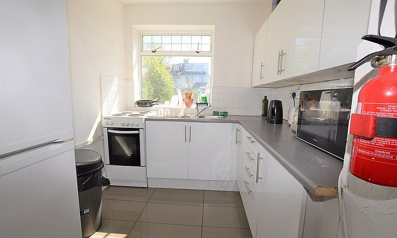 1 Bedroom In Clarend...
