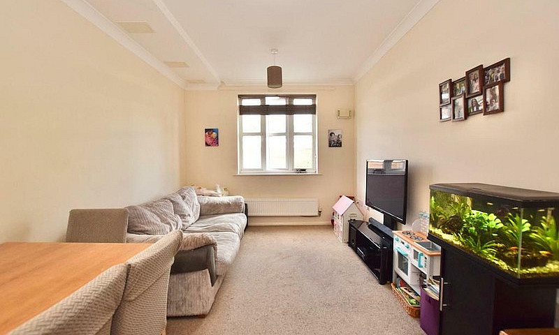 1 Bedroom Flat In Su...