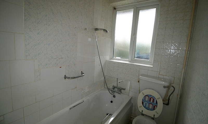 Spacious 2 Bedroom F...
