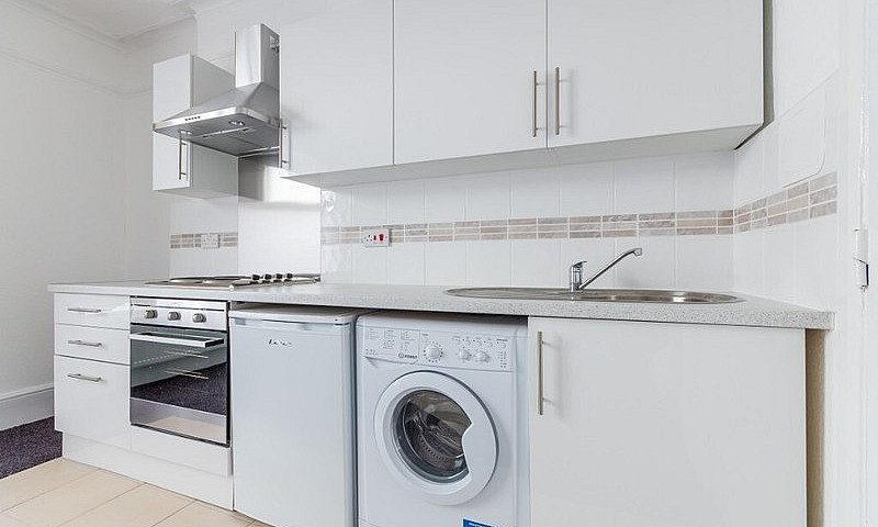 Lovely Studio Flat T...