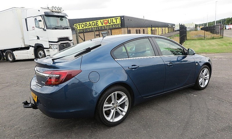 Vauxhall Insignia 2....
