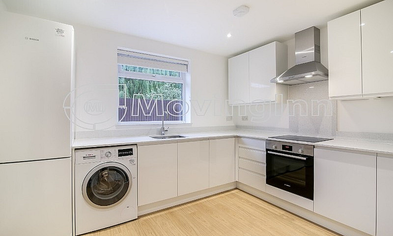 Stunning 2 Bedroom 2...