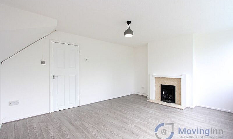Newly Refurbished Mo...