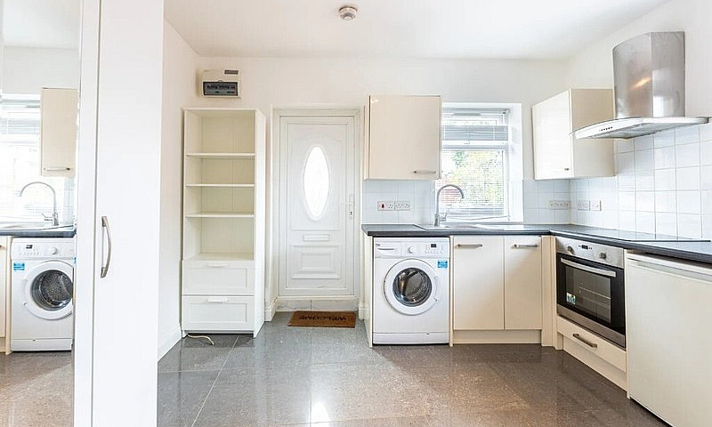 Studio Flat For Rent...