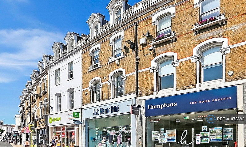 2 Bedroom Flat In Th...