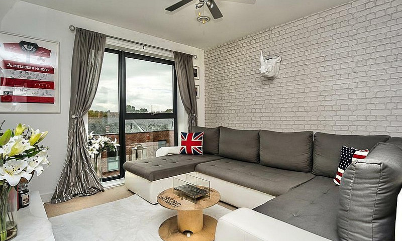 1 Bedroom Flat In 11...
