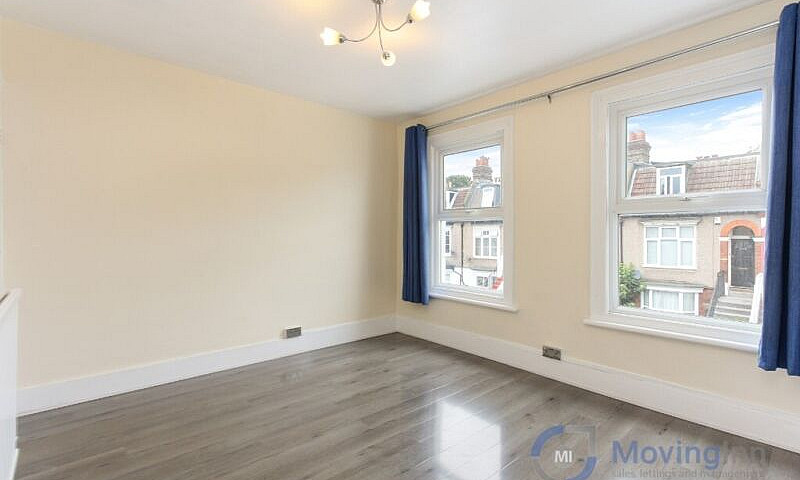 Brand New 3 Bed 2 Ba...