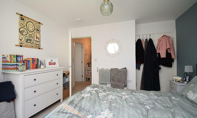 1 Bedroom Flat In Li...