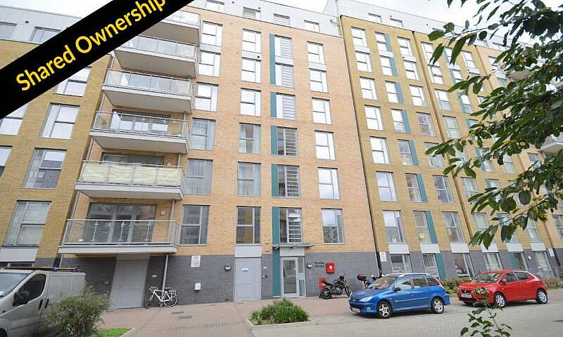 1 Bedroom Flat In Ha...
