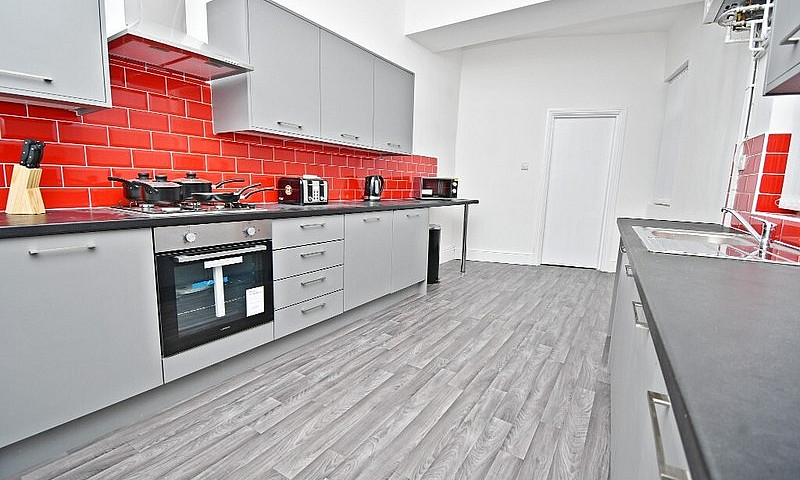 6 Bed 6 Bath Hmo Pre...