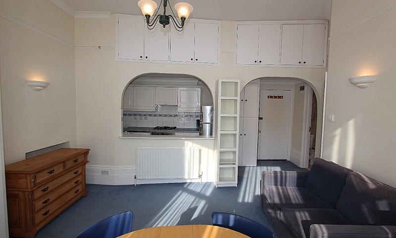 Ph3 – Spacious Brigh...