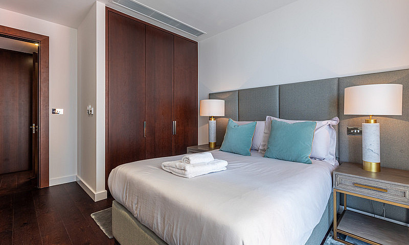 3 Bedroom Flat In Ch...