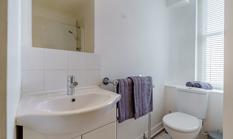 1 Bedroom Flat In Hi...