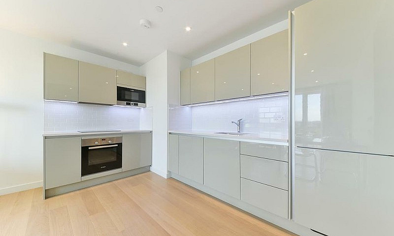 2 Bedroom Flat In Dr...