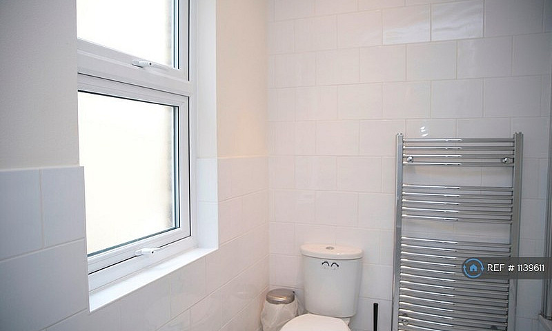1 Bedroom In Waddon ...