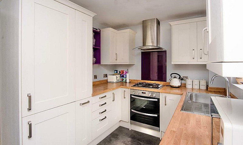 2 Bedroom House In C...