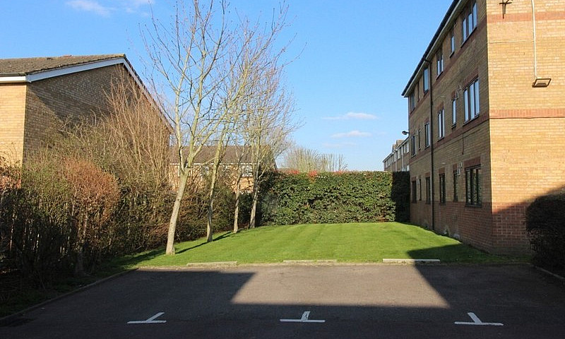 Superb 1 Bedroom Gar...