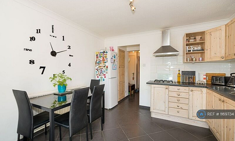 3 Bedroom House In L...