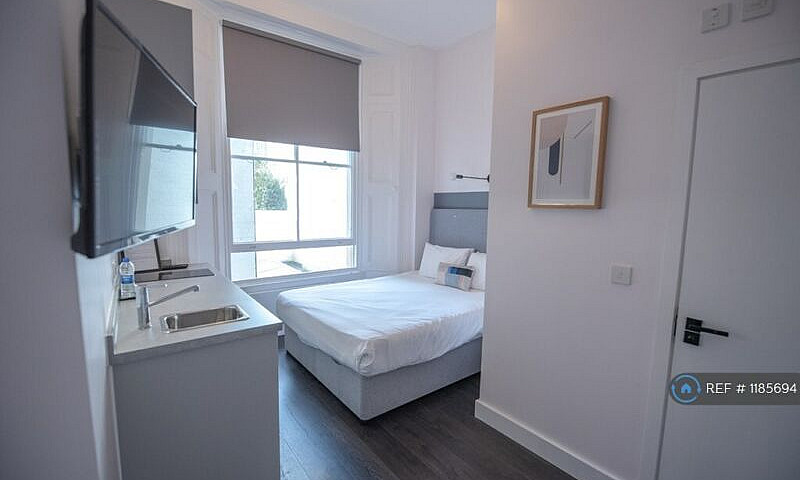 Studio Flat In Clanr...