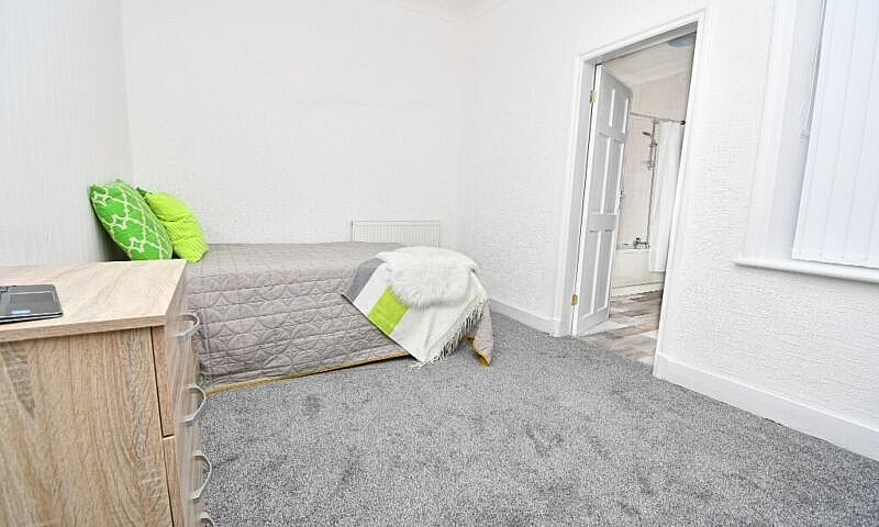 Superb 3 Bed Hmo In ...