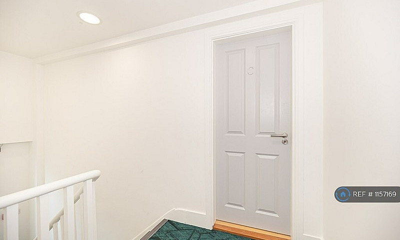1 Bedroom Flat In We...