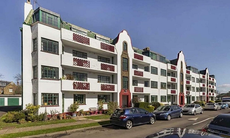 4 Bedroom Flat In Ea...