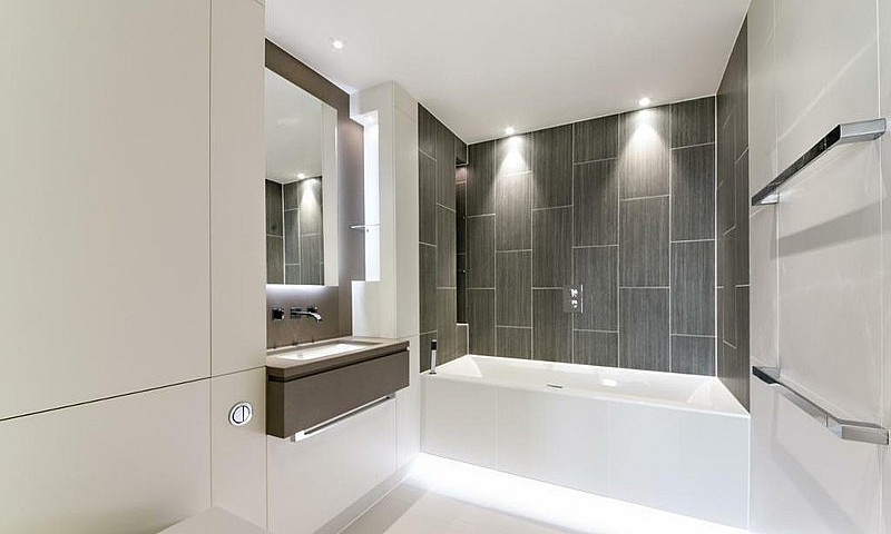2 Bedroom Flat In Ad...
