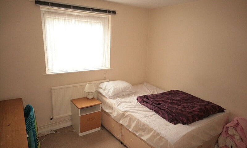 4 Double Bed Flat To...