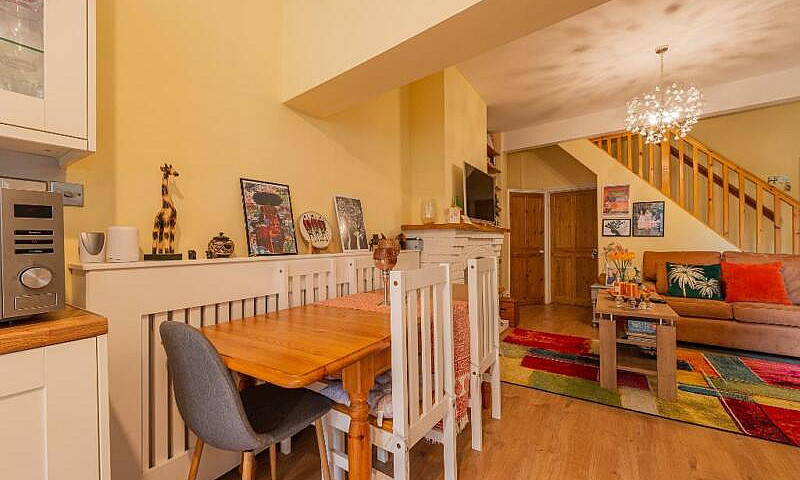 4 Bedroom House In W...